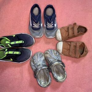 Nike Kids Navy and Gray Sneakers